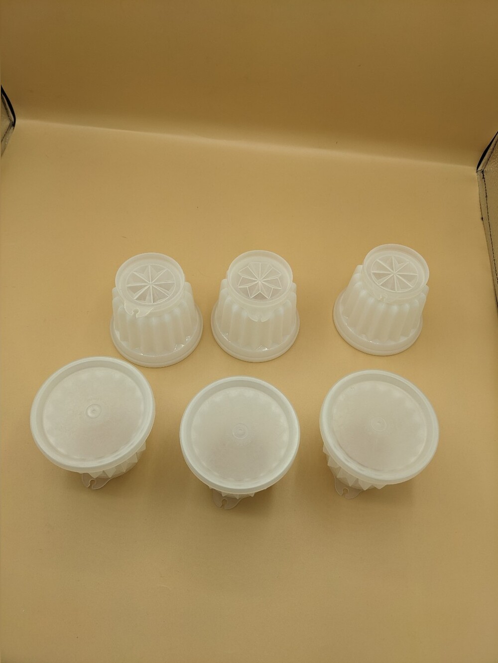 Vintage Tupperware Mini Jello Molds 6 Individual Cups & Lids Pudding Pre-owned